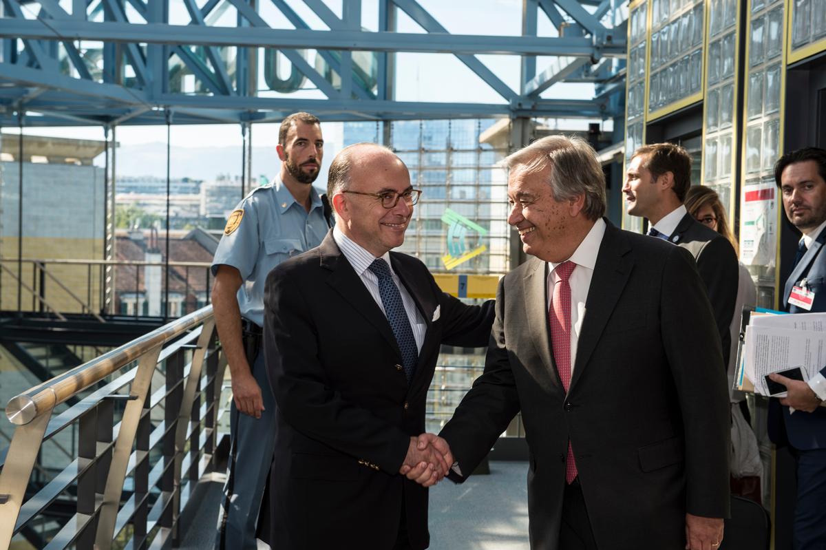 António Guterres meets French Minister Bernard Cazeneuve
