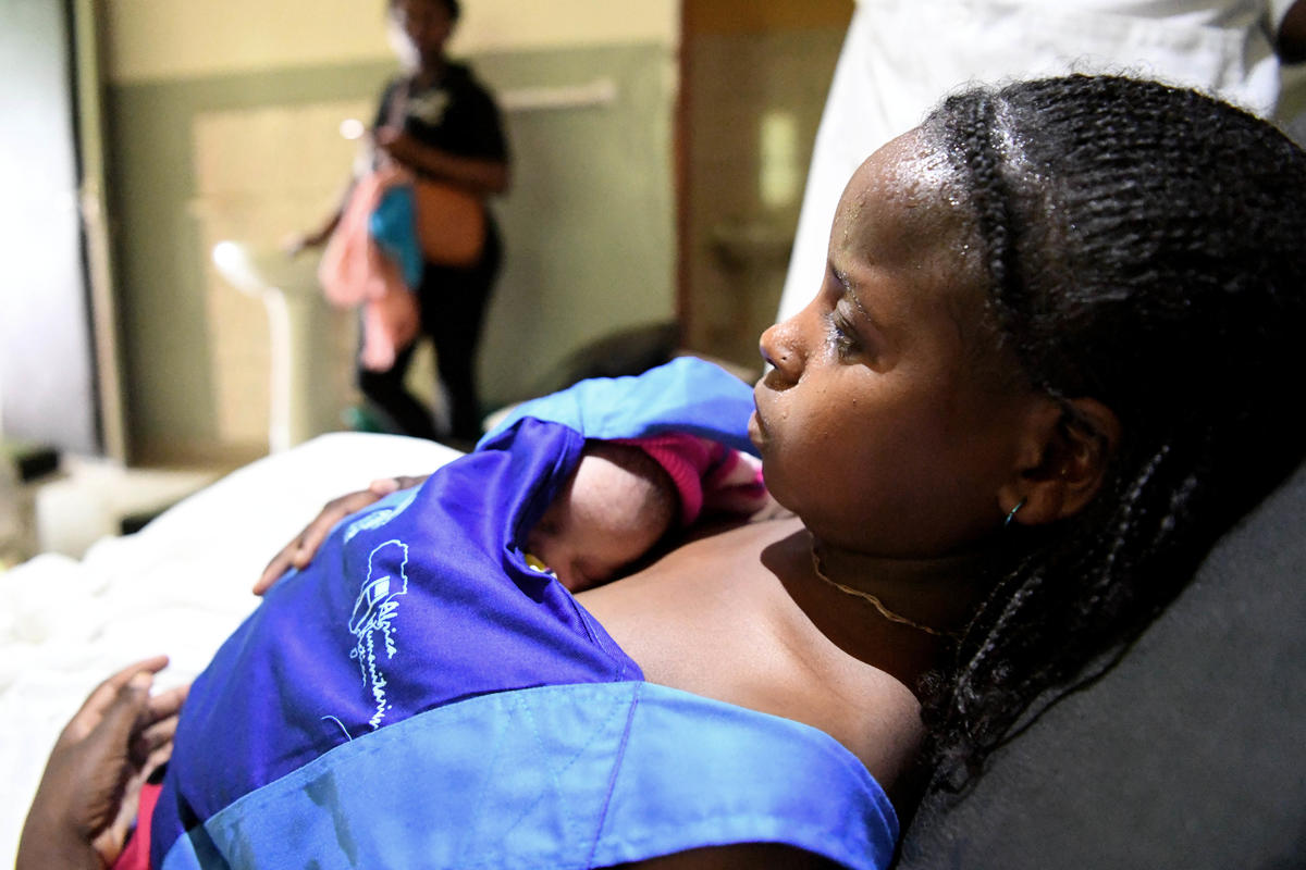 Cameroon. Saving babies' lives with Kangaroo care