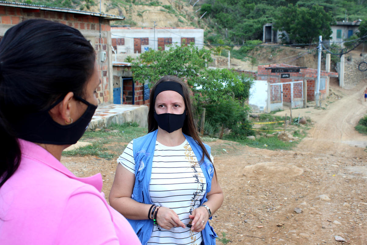 Colombia. UNHCR volunteer helps fellow Venezuelan refugees integrate