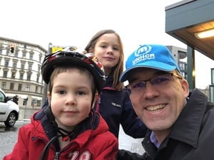 Chris Melzer and his children in 2018