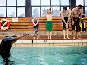 Norway. Swimming lessons for refugees