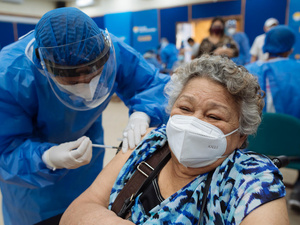 Ecuador. Venezuelan refugee and migrant elders get the Covid-19 vaccine with UNHCR support
