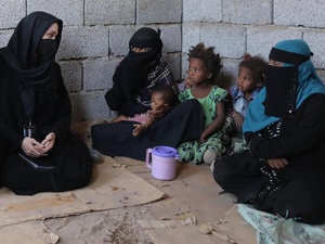 Yemen. UNHCR Special Envoy visits displaced Yemeni women and men in Lahj
