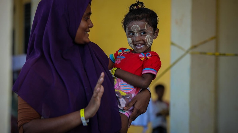 Indonesia. Rohingya refugees rescued after harrowing sea journey that claimed lives