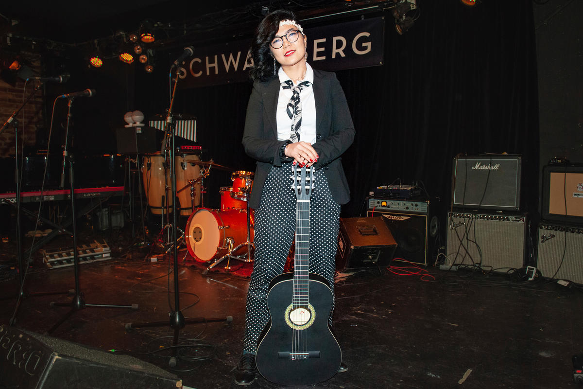 Austria. Refugees take music lessons in win-win exchange with students