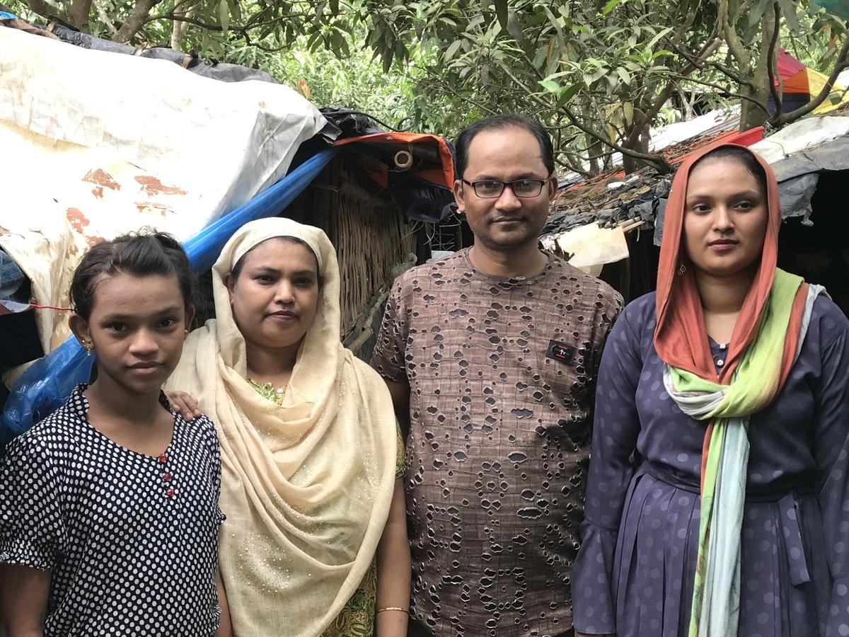 Bangladesh. Rohingya teens grab scarce opportunity to learn in refugee sites