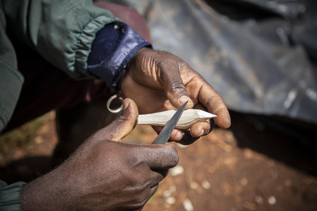 Kenya. Refugee artisans celebrate hope with holiday decorations