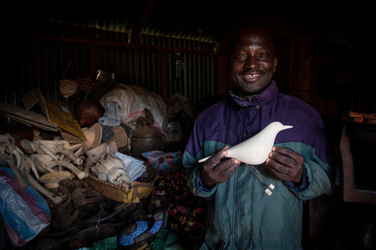 Kenya. Refugee artisans celebrate hope with holiday decorations