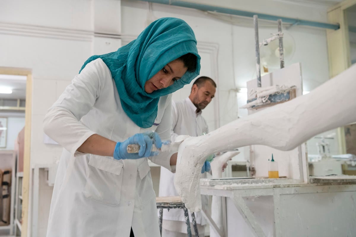 Afghanistan. Physio gets Nansen nomination for prosthetic limb programme