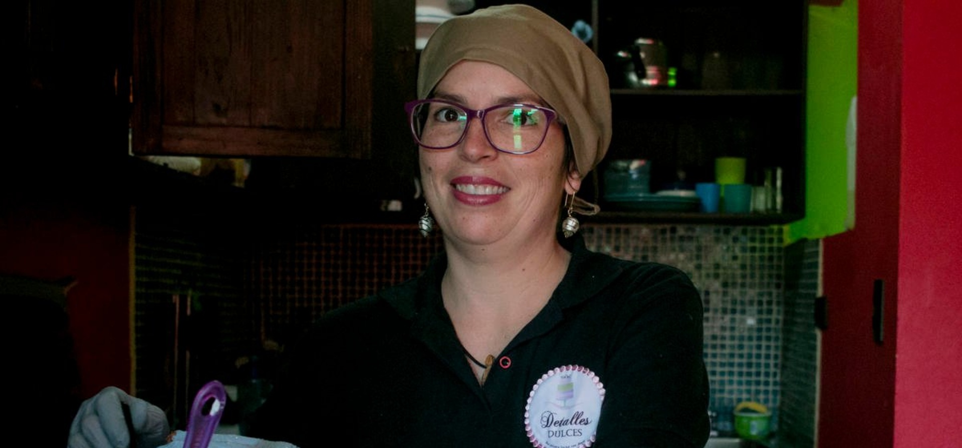 Costa Rica. Julissa  Marín, the baker entrepreneur, refugee from Venezuela, she prepares new dreams next to delicious cupcakes