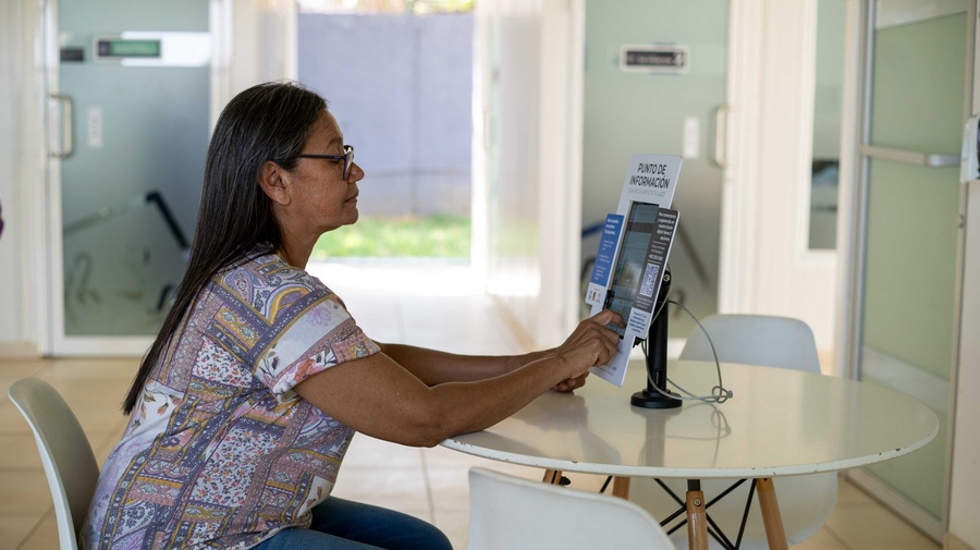 El Salvador. Refugee receiving psychosocial support via the support Space “By Your Side”