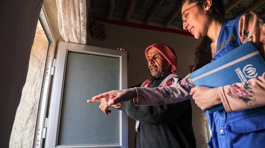 Syria. UNHCR installs shelter packages to help returnee families live in safety and dignity