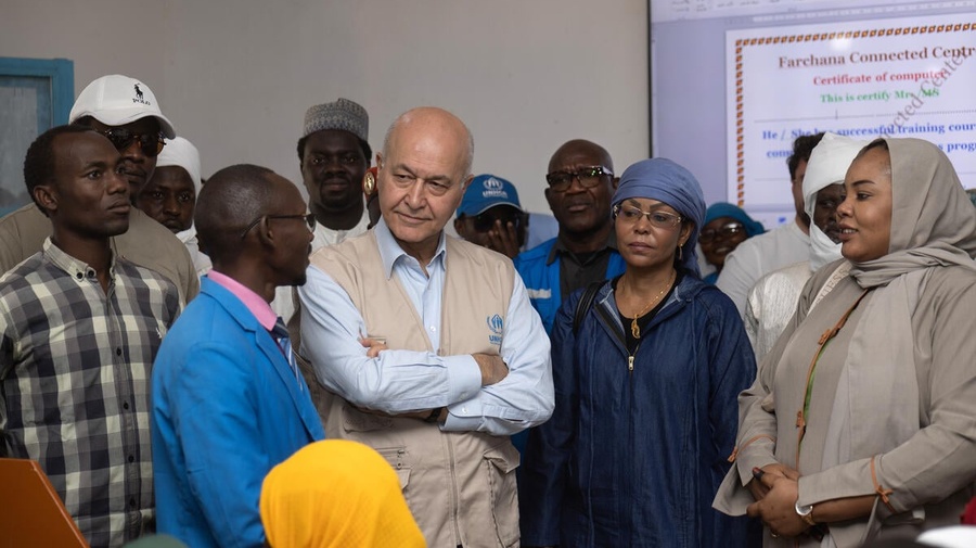 Chad. UN High Commissioner for Refugees at the digital learning center in Farchana