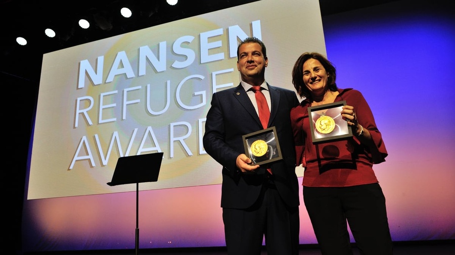 Greek volunteers receive UNHCR Nansen Refugee Award