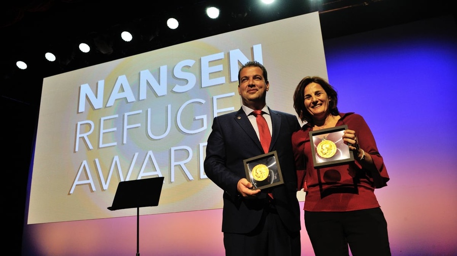 Greek volunteers receive UNHCR Nansen Refugee Award