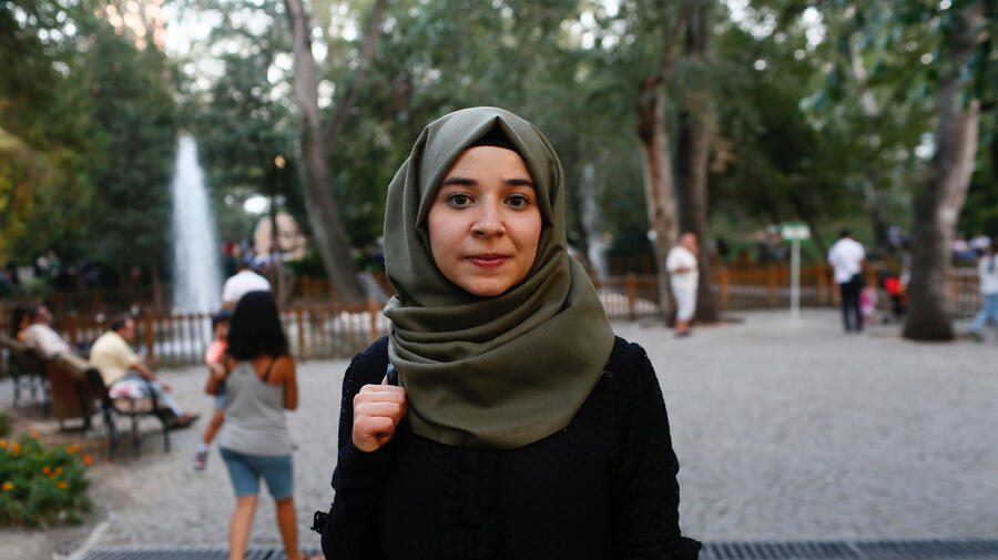 Turkey. Refugee scholarship-winner meets UNHCR boss in Ankara