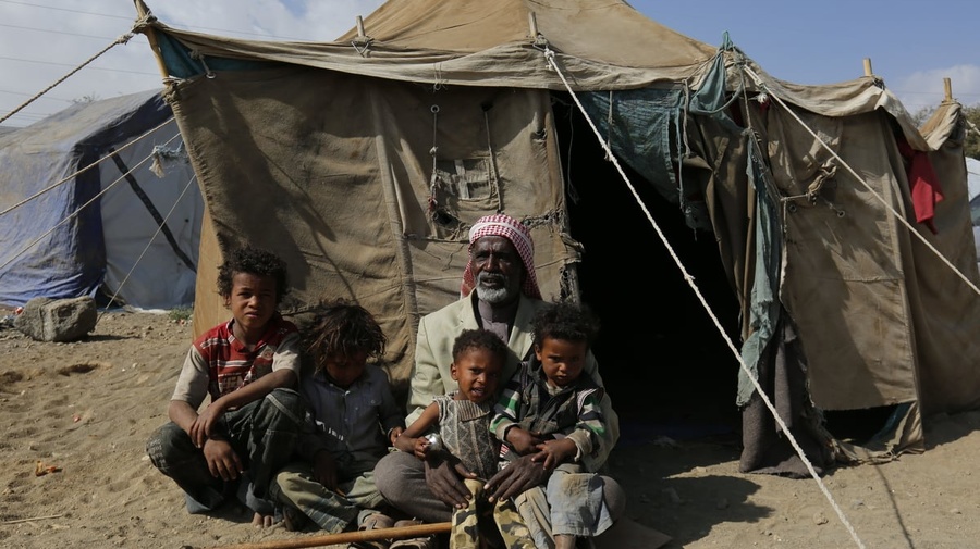 Yemen. Yemeni internally displaced people need aids