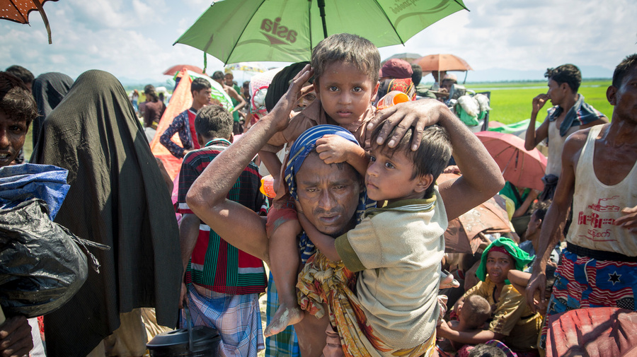 Bangladesh. Thousands stranded near Myanmar border