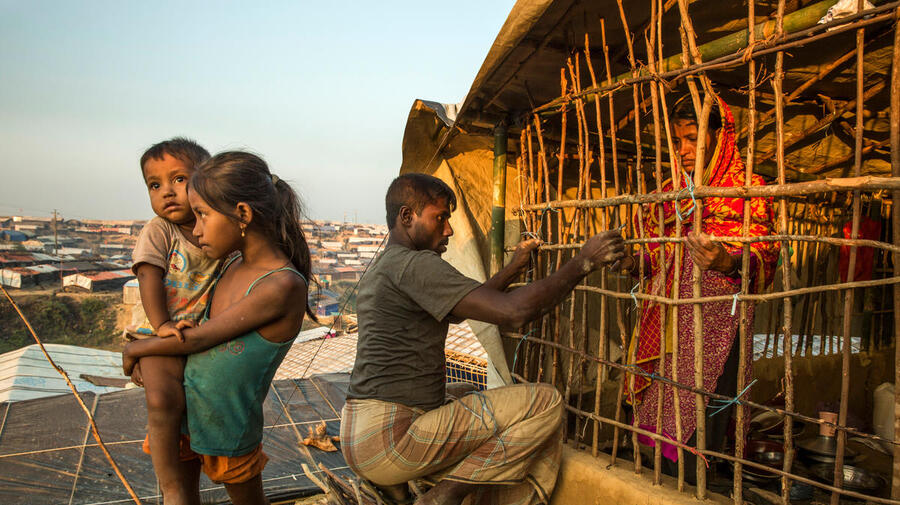Bangladesh. Rohingya adapt to new lives in refugee camps