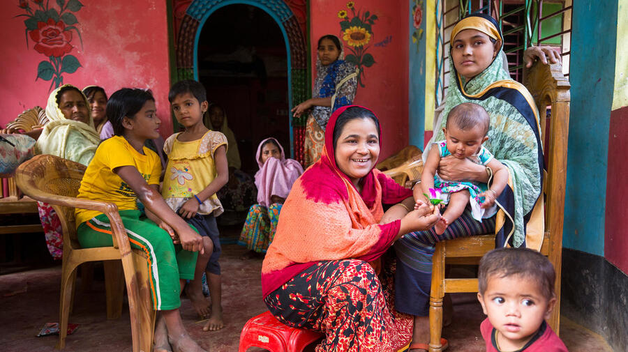 Bangladesh. Bangladeshi farmers shelter Rohingya refugees