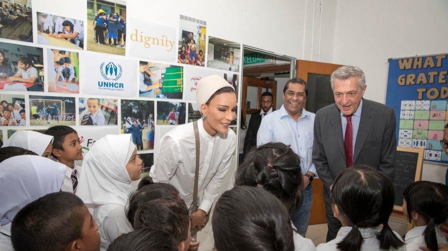 Malaysia. HH Sheikha Moza visits refugee children in Education Above All projects.