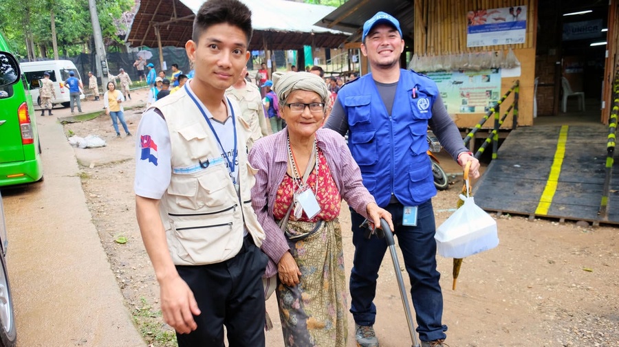 Thailand. Voluntary returnees leave shelters, bound for Myanmar