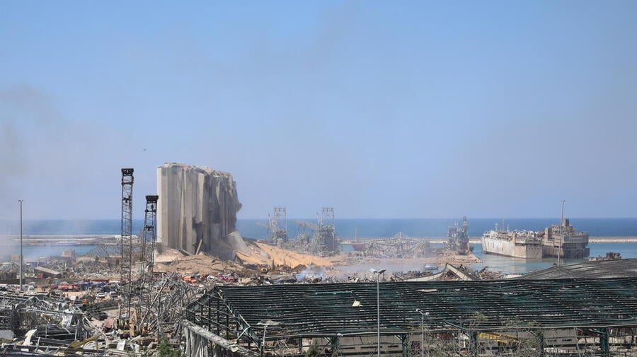 Lebanon. UNHCR rushes support to Beirut in aftermath of deadly explosions